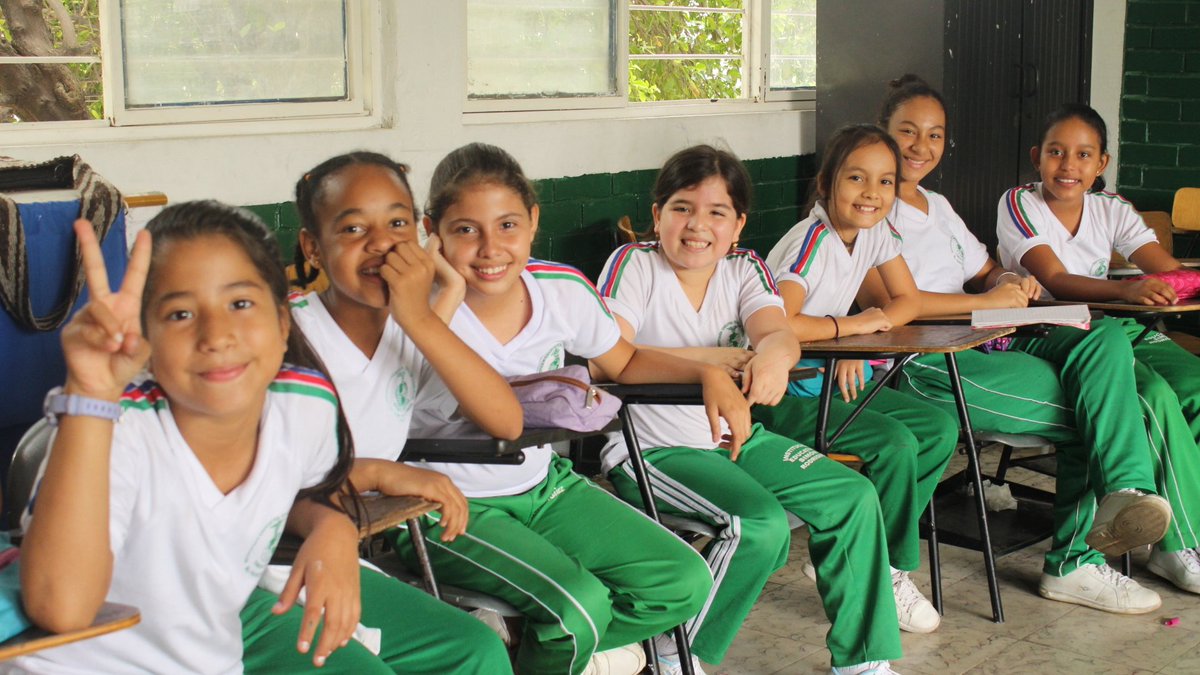 beatig's tweet image. En mi compañía contribuimos a la prevención de la violencia en el hogar y en la escuela a través del programa #AulasEnPazFT de Fundación Telefónica Colombia. Así construimos país bit.ly/2IYoAfZ