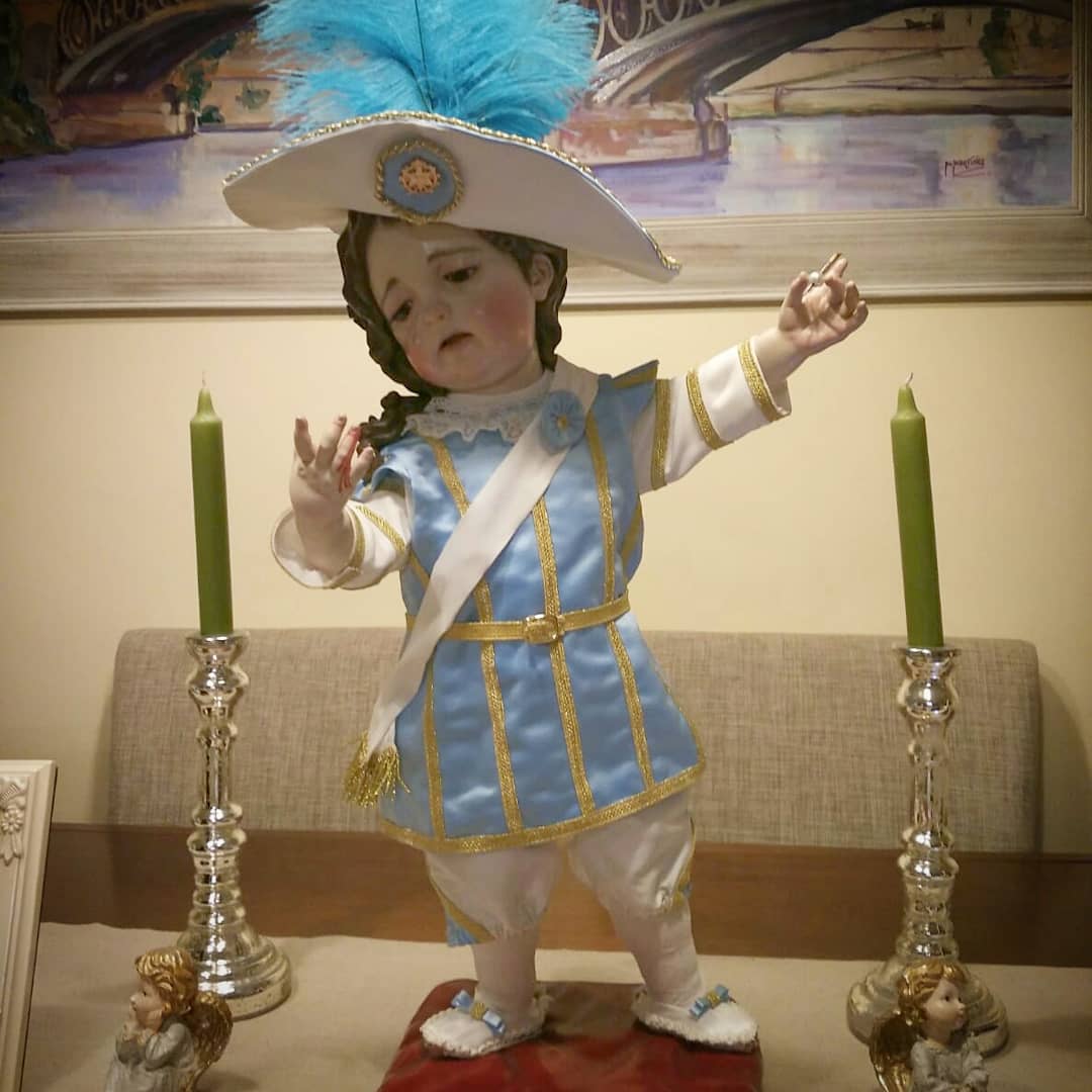 Mi Niño Jesús de la Espina vestido de seise.
#nosepuedetenermasarte 
#arte
#triana
#CorpusSevilla18 
#TdsCofrade