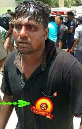 ஏம்பா #ரஜினி யை யாருன்னு கேட்டது சின்ன...பிரபாகரன் 
AK74 ன் பிதாமகன் அண்ணன் சீமான் பயிற்சி பட்டறையில் பயின்ற தம்பியாம்ல....

அதான் <a href="/rajinikanth/">Rajinikanth</a> யாருனு கேட்டிருக்கு பயபுள்ள😃😃😃