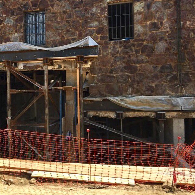 Perfo_Roca's tweet photo. Ejecución de micropilotes en Castillo de Cap Roig (Girona) para soportar la actual construcción y construcción de plantas subterráneas.  #perforoca #micropilotes #perforaciones  #voladuras #cimentaciones #estabilizacion #bulones https://t.co/1kIE35qSKt