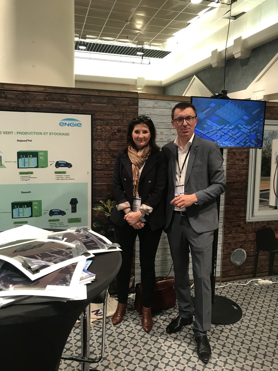AugerSteph's tweet photo. Ce matin avait lieu le premier salon In Normandie à deauville ... petit tour sur les stands de nos start up normandes mais aussi et surtout euroises et ébroïciennes . #INNormandy #cd27 #Epn #CCIPN #smartup https://t.co/pXrxLSxh3M