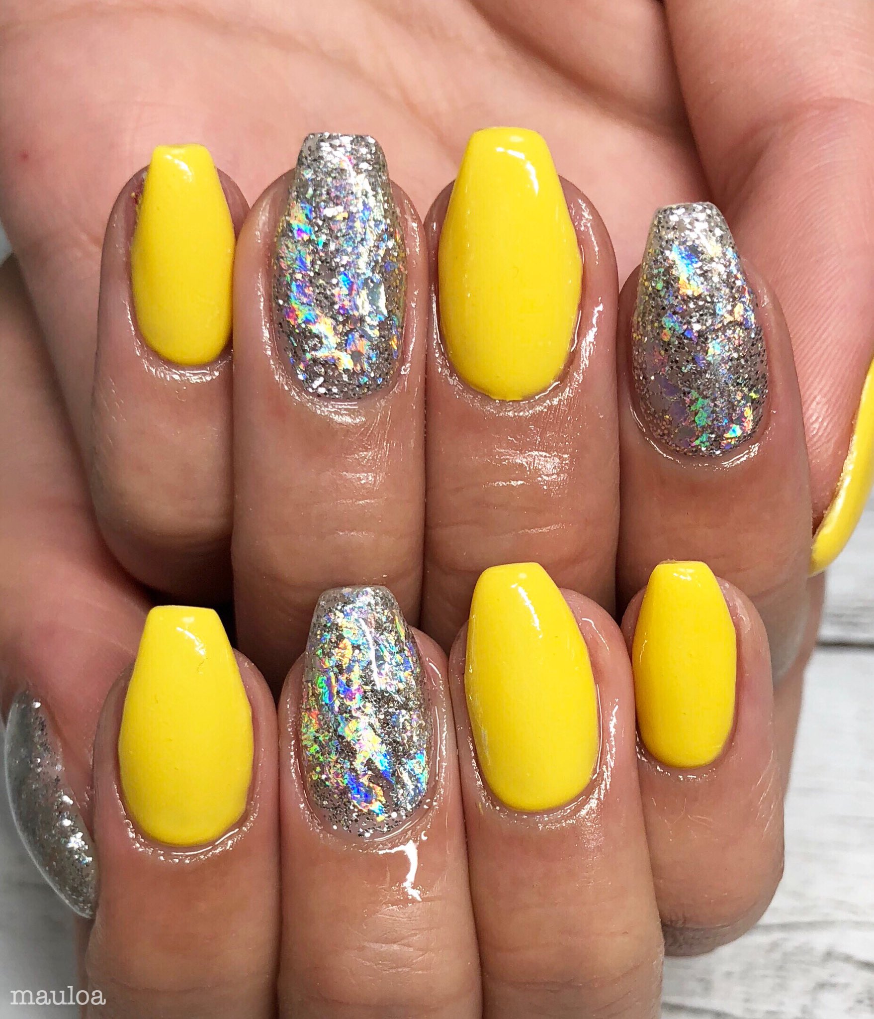 Mauloa 黄色 シルバーでぎらぎら ありがとうございました ネイル 春ネイル 春 ネイル18 サンプルチップ クリアネイル コンチョ 手書きアート Nail 大理石 天然石海ネイル 天然石ネイル 大理石ネイル ワンカラーネイル
