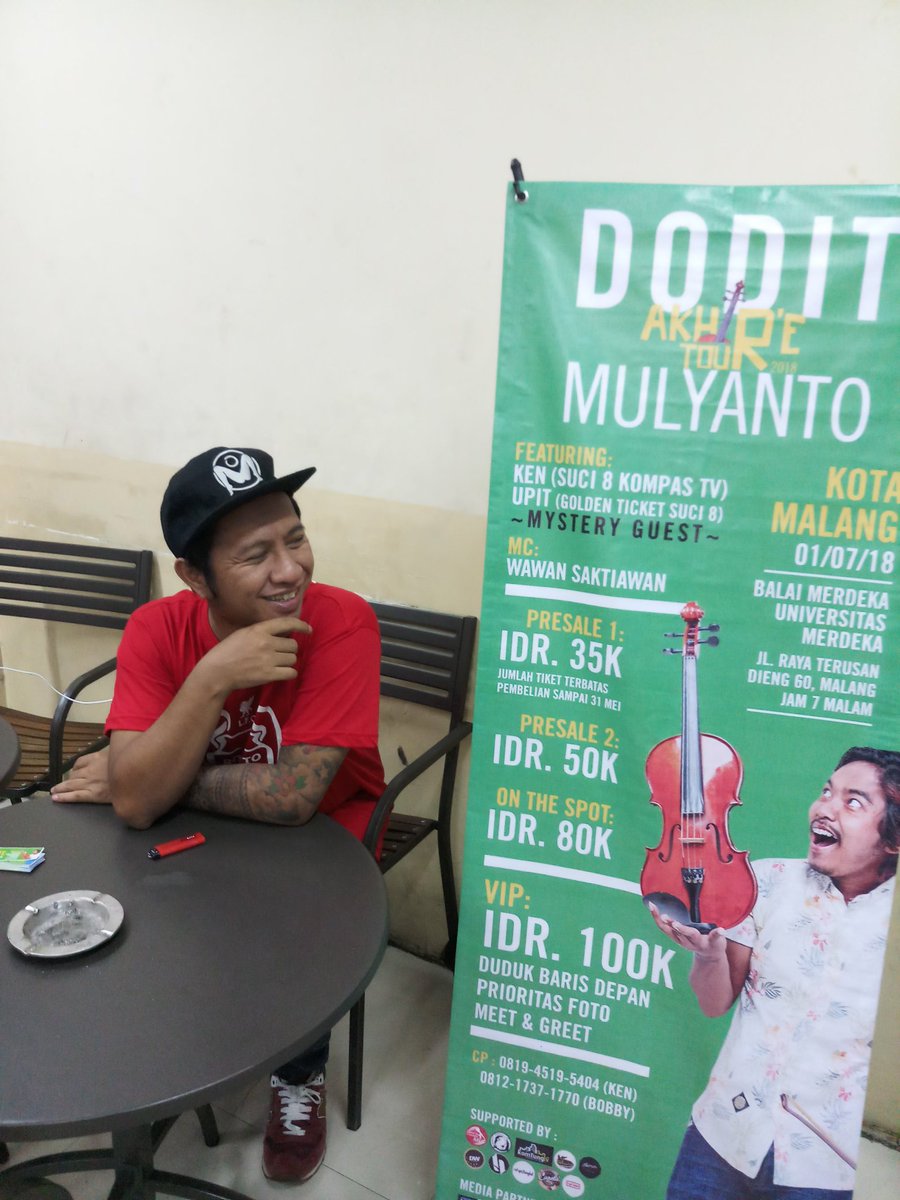 Malam ini kalian masih bisa nemui @Kayaknya_Bobby di Indomaret Point Mt.Hariono..buruan,karena tiket presale 1 menipis dan jam 00.01 tiket sudah menjadi presale 2 50k..
Yuuuuukkkk ditunggu!!!!