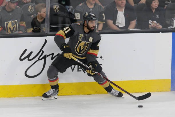 styl411's tweet photo. Un français en finale de la NHL avec Las Vegas.
Allez Bellemare!!! #NHL #StanleyCupFinals2018 #VegasGoldenKnights https://t.co/3QKN0pDj1r