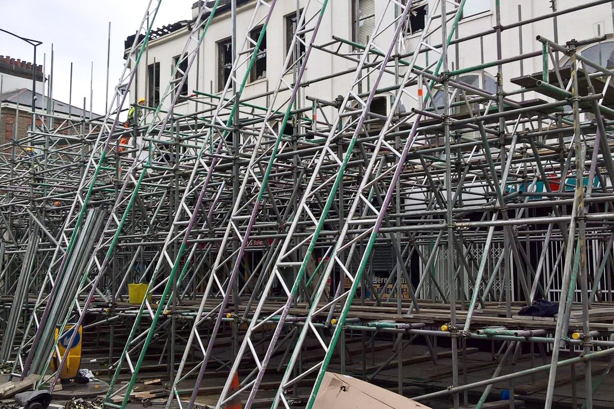 savoyconstruct's tweet image. Fast track project to #demolish a dangerous fire damaged structure on a major red route in London #demolition View the full project details here: savoyconstruction.co.uk/projects/harro…