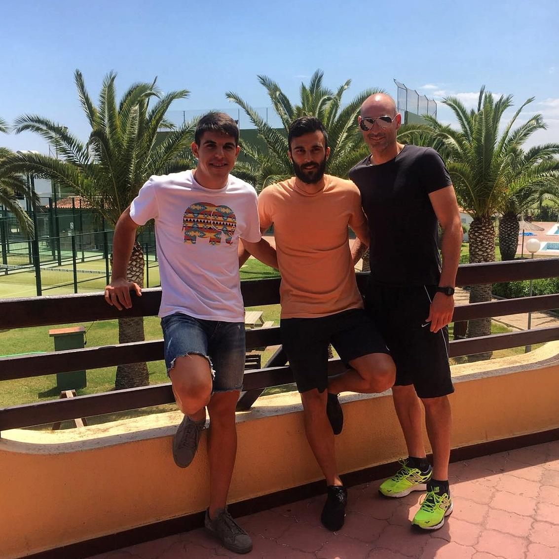 Moments de tertúlia, reflexió i calma.
Més que companys...<a href="/olcina25/">Daniel Olcina Olcina</a> <a href="/victorgar7/">victor garcia</a>