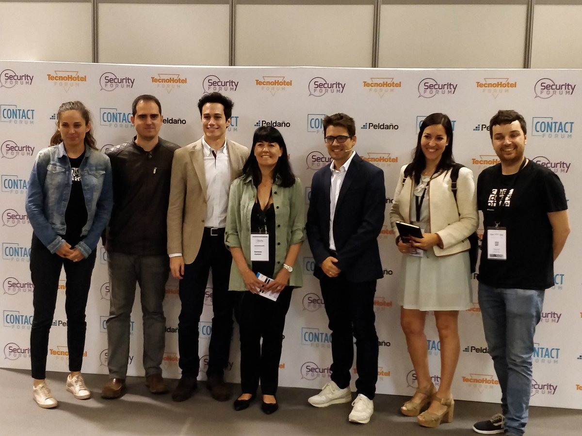 eduSatoe's tweet photo. Final de la mesa redonda con @ArseCanada y estos cracks @yrubiosec @mindcrypt @EnriqueITE @selvaorejon @febrezo en #SecurityForumBCN @securityforumES #Security #Hacking 👌😉🔝 https://t.co/lLVQyqiFZs