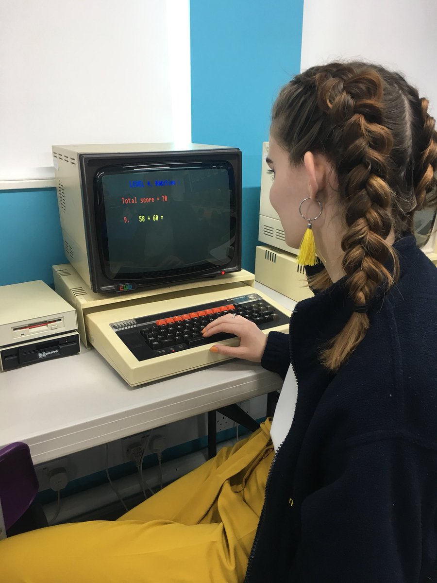 MKKExplore's tweet photo. Bella is hard at work on the old school SuccessMaker, but will she get her lizard cards 🤔 https://t.co/IabVmSIsbF