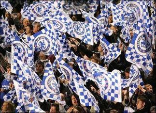 TomNoord's tweet image. Can’t wait for all this plastic to be banned so there will be less of his #plasticflags #lfc