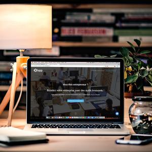 klapp_io's tweet photo. Retrouvez l'interview de @johan_lopes, fondateur de @Klapp_io : https://t.co/tBT9KK3iDG  by @bymaddyness #entrepreneurs #SaaS https://t.co/VHHo2xuWGg