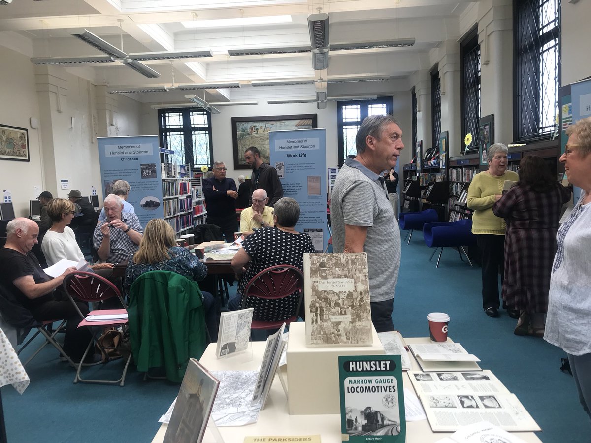 Rachel_Benn_'s tweet image. Brilliant launch of our #MemoriesofHunsletandStourton exhibition at #HunsletLibrary 🎉 Such a buzz in the library with local people sharing funny memories, photographs and reminiscing 😁 @leedslibraries @LeedsMuseums @SouthLeedsLaH