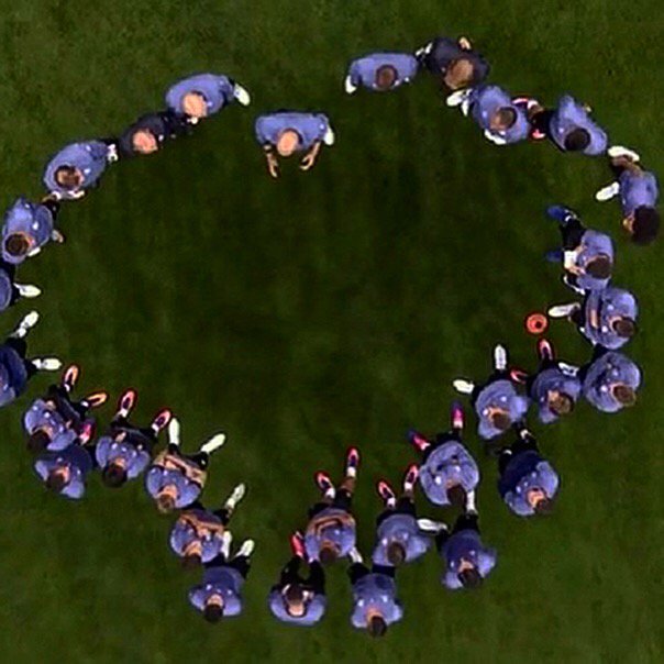 DaniCarvajal92's tweet photo. #Zidane Simplemente darte las gracias por estos 2 años y medio como nuestro entrenador, has sido un profesional increíble al igual que todo tu staff. 
He aprendido muchísimo como jugador y persona a tus órdenes, te deseo lo mejor  y de nuevo #GraciasZidane #GraciasZizou https://t.co/5wlLGmn5G0