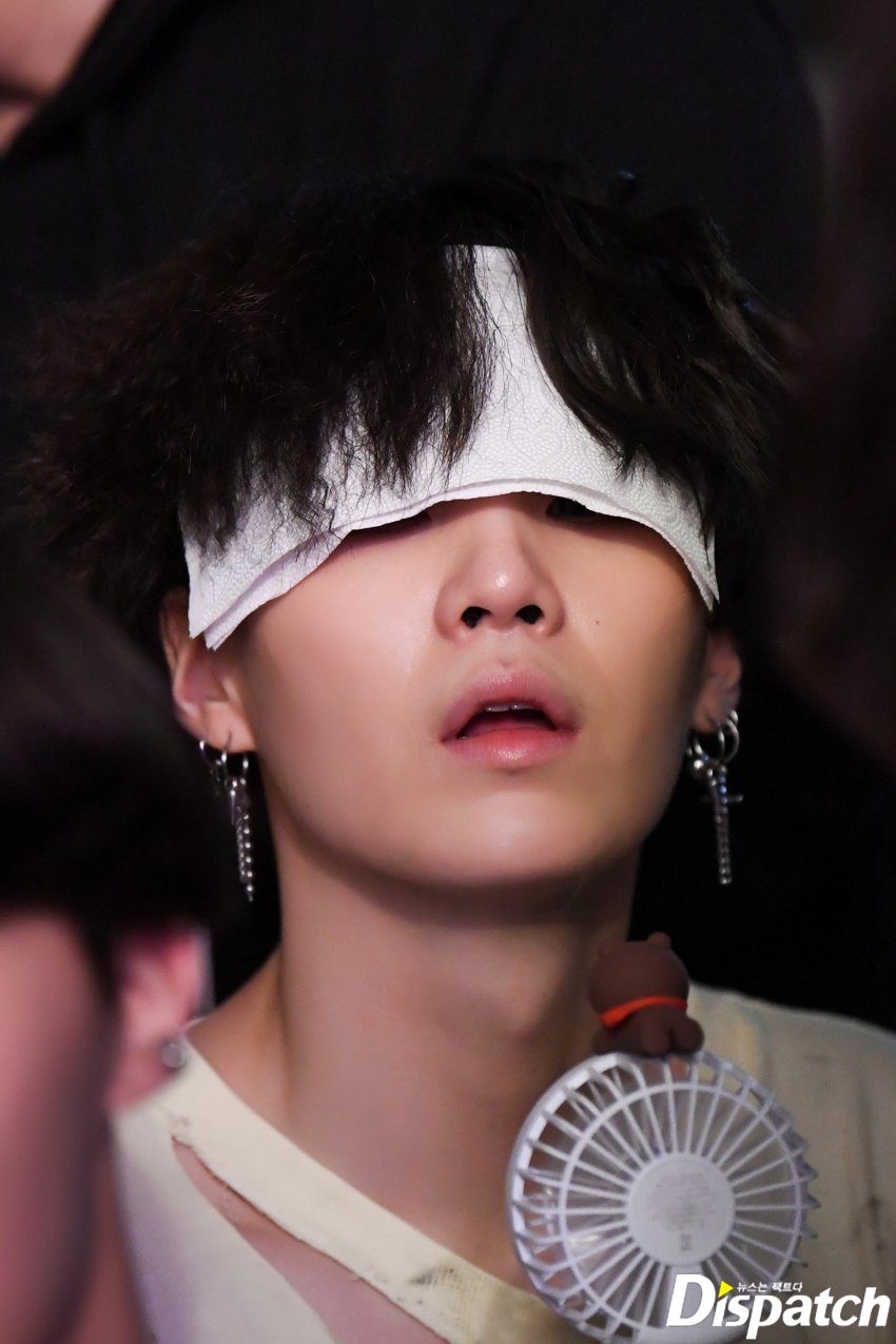 BTS SUGA ユンギ　FAKE LOVE 直筆　サイン入り写真 채영☕슈가 on X: 