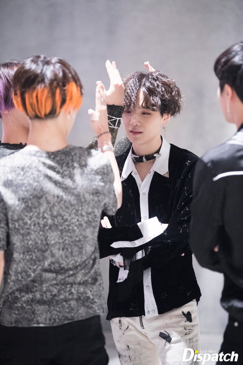 BTS SUGA ユンギ　FAKE LOVE 直筆　サイン入り写真 BTS SUGA ユンギ FAKE LOVE 直筆 サイン入り写真 채영☕슈가 on X: