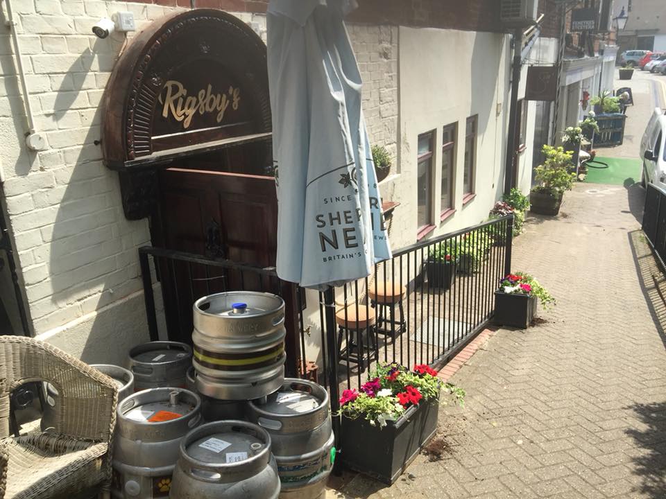 leamcourier's tweet photo. New micro-bar officially opened in #warwick
https://t.co/UcnwCIgqhN https://t.co/SFO90vUYpe