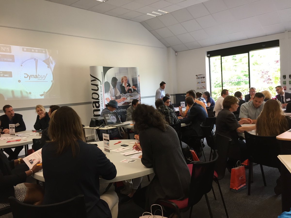 DynabuyIDFsud's tweet photo. Les speed meetings du #HappyBusinessDay au #Hcenter de @VilleMelun battent leur plein...passez nous voir toute la journée ! https://t.co/4v9biz5cWz