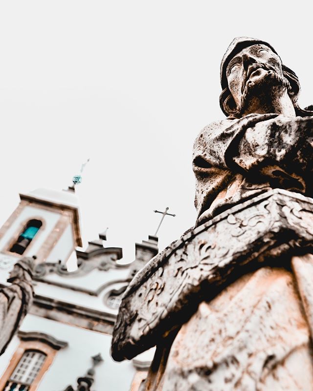 fChiaramonte's tweet photo. Quem chuta o artista? #statue #statues #statuecollectors #statuette #statuecollection #statuesque #statueart #statuephotography #statuedelaliberte #statuecollector #statueforum #statuecollectibles #statueofelvispresley #statueofpeace #statuetta #statuett… https://t.co/S10a5ot8Ko https://t.co/imEPzVwerv