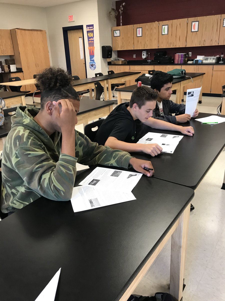 kscrenshaw3's tweet photo. In Collaborative Study Groups, students read about The Sixth Extinction and discuss actions that need to be taken to avoid this event. @RAMiddle_RAMS #RAMSInspire #A5Instruction #AVIDCSG https://t.co/SHMJCD2o1S