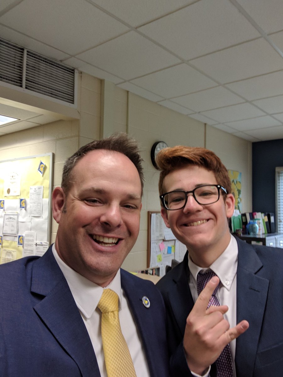 MEHSPrincipal's tweet photo. It's #Seniorswitchday @MECSDSpartans high school!  Our helpers are doing a great job!  Shout out to my shadow principal Mr. Bradley Cook! https://t.co/IDPhSlMdyX