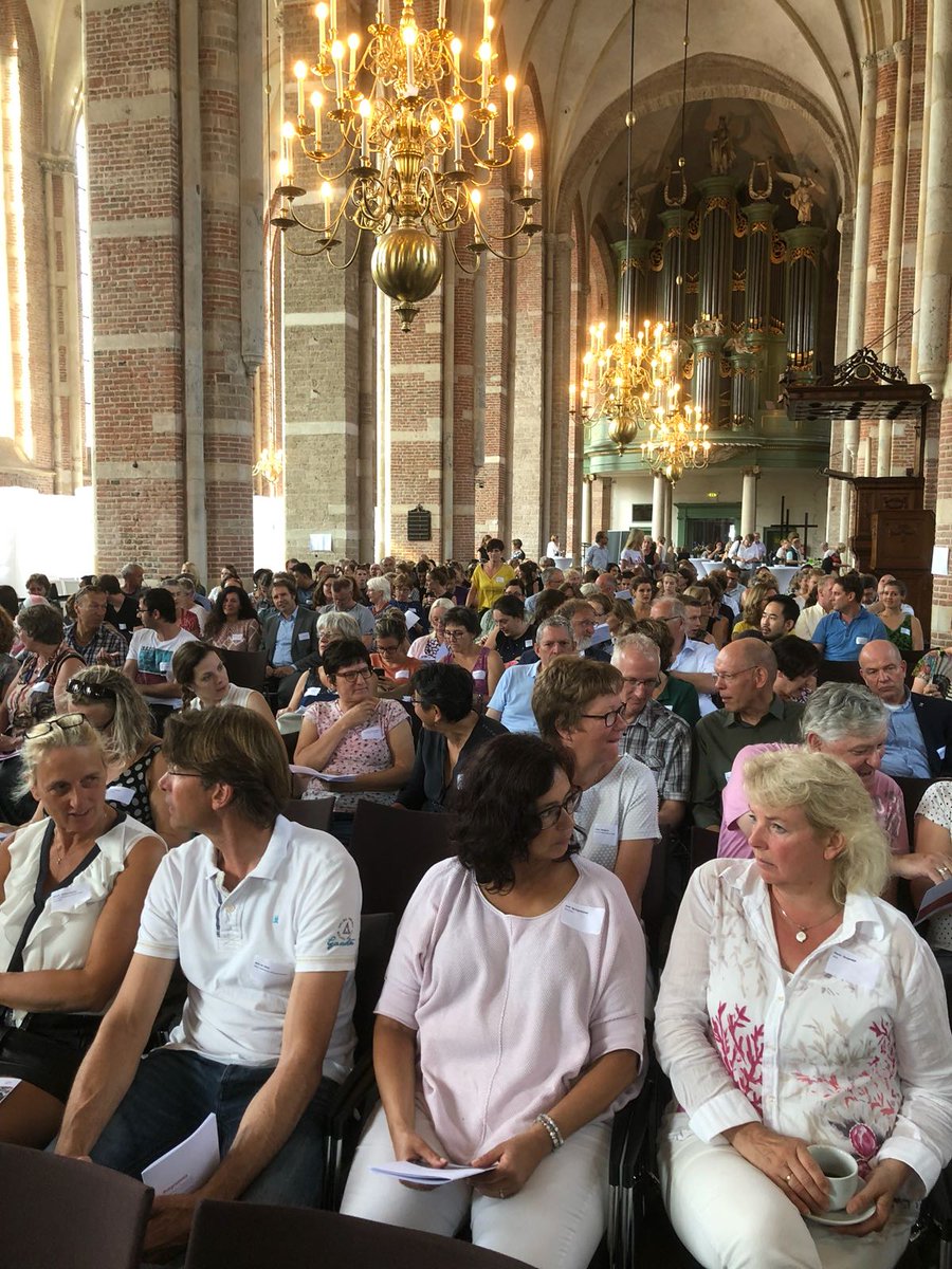 ProvOverijssel's tweet photo. Samen met @Gelderland en Vluchtelingenwerk Oost Nederland: een geslaagde en gelaagde werkconferentie in #Deventer. Actueel, wonen, werken, inburgeren. Columnist @DeGelderlander Anwar Manlasadoon opende. https://t.co/BJ7oTfeROj