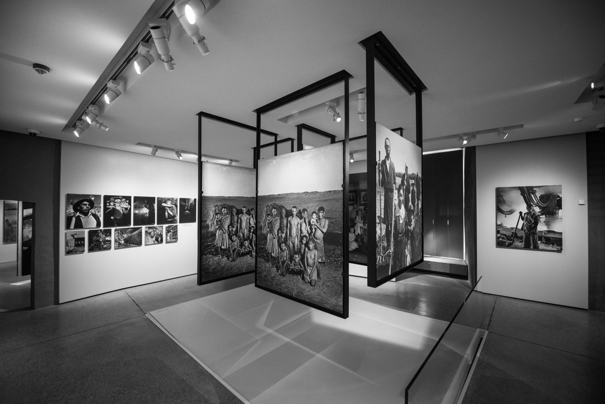 luxembourginfo's tweet photo. 🇩🇪 Artikel über "The Family of Man" in #Clerf by "Kultura Extra": "Die Ausstellung ist ein Gegenpol zu Gewalt und Krieg und zeigt anschaulich, was den Menschen vieler Völker gemeinsam ist." #visitluxembourg #visiteislek 👉https://t.co/hhSpZMaOzR
📷 Jonathan Godin https://t.co/GNI3JH8cyW