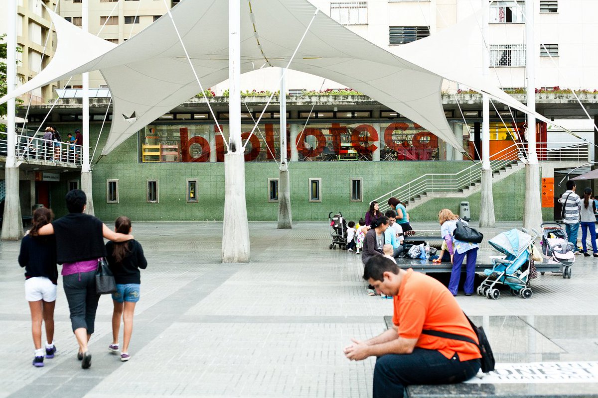 BibliotecaLPG's tweet photo. ¿Sabías que desde el 2011 hay una biblioteca pública en el municipio @Chacao? Conócenos, estamos ubicados en la 3 Av. De Los Palos Grandes.  #LeeConNosotros https://t.co/Dvg7BkeSpw