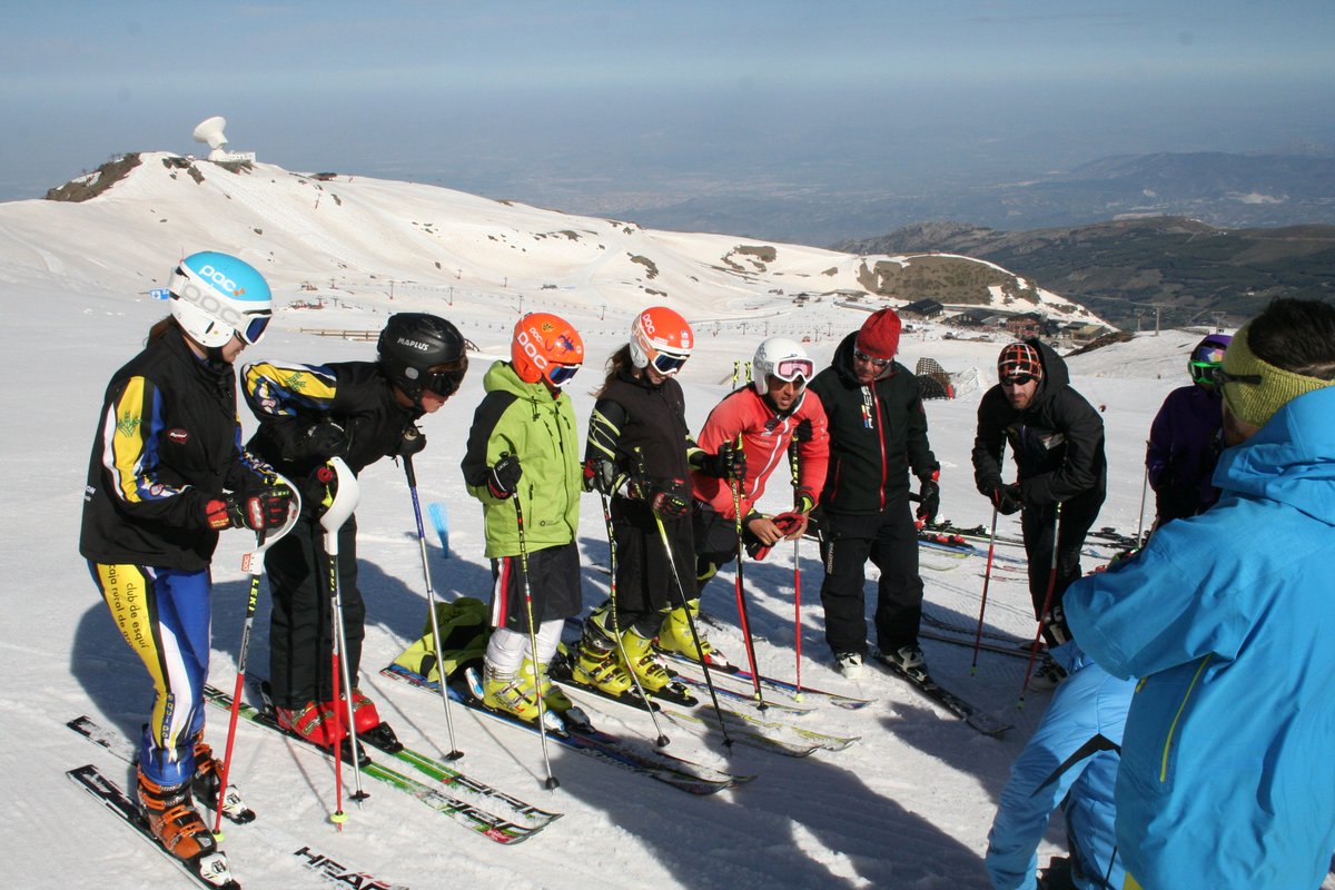 Vols ser Tècnic Esportiu d'Esquí Alpí? ❄️ Ara tens l'oportunitat amb el nou Curs de Tècnic Esportiu de Primer Nivell que organitzen la #FCEH i <a href="/CarInstitut/">Institut CAR</a>, amb estada als Alps inclosa! Informa-te'n: bit.ly/2H1VElC #fceh