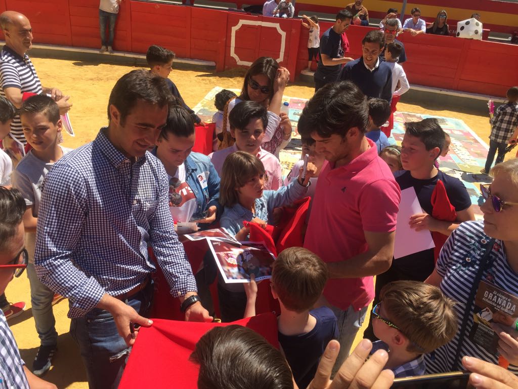 EmilioTrigo's tweet photo. 31.05 Granada
Un centenar de niños de Granada conocen la tauromaquia gracias al Programa Víctor Barrio
Info @cultorocom
https://t.co/ARjj8c7mtM https://t.co/Al39mYenTd