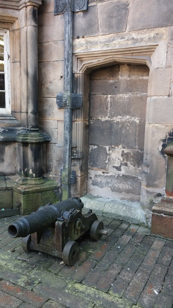 HelSingleton's tweet image. Stoneyhurst College, Lancashire #thursdaydoors #lookupmore #grandarchitecture