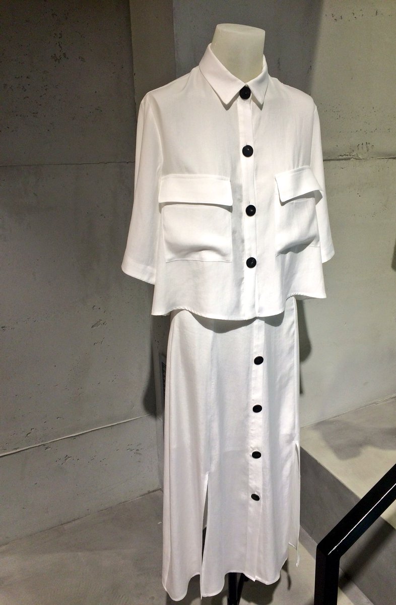 VANESAITALIANO's tweet photo. Mientras tanto siguen abriendo tiendas, #marcasespañolas #hencestudio en BCN y MAD y hacen cosas atemporales y clásicas. Bien! https://t.co/ZGQqPh6y24
