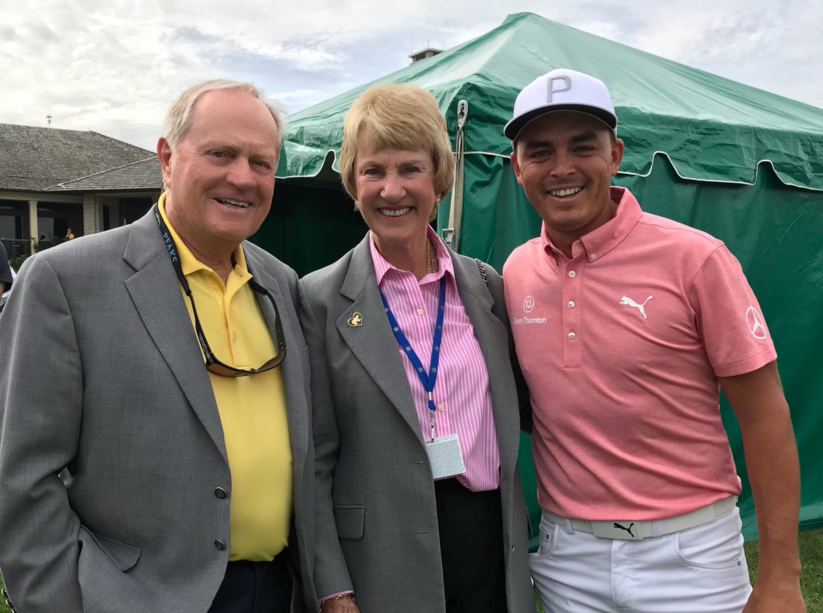 Jack Nicklaus On Twitter When A Hug Between Rickiefowler My Wife Is Punctuated With 1 Word Mom And My Wife Pushes Me Out Of The Way For A Photo