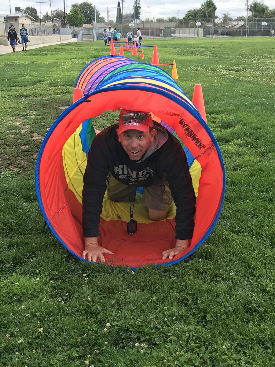 A man and his tunnel!! <a href="/WMSPatriots/">Washington MS</a> <a href="/WmsPErocks/">Mr. Supple</a> @Teach2Wink