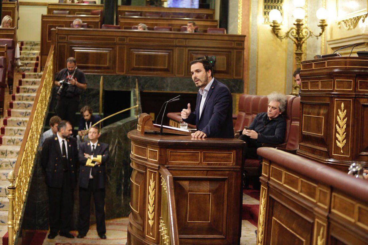 IzquierdaUnida's tweet photo. "El PP niega la #LibertadDeExpresión: cantantes, raperos o tuiteros van a la cárcel solamente por expresar su opinión." @agarzon #MociónCensura https://t.co/37johmf0BX