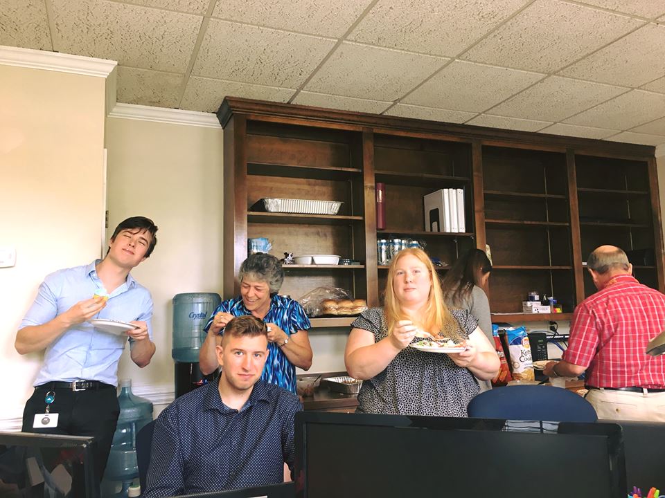 KCG_ENGINEERING's tweet photo. KCG kicks off the summer with our annual potluck! Our team had a great time enjoying fresh food and celebrating our VP of Businesses Development's birthday! #KCG #KlettConsultingGroup #HappySummer #Summer #SummerPotluck #Potluck #Birthday #Birthdays https://t.co/7OSIC1b8vy