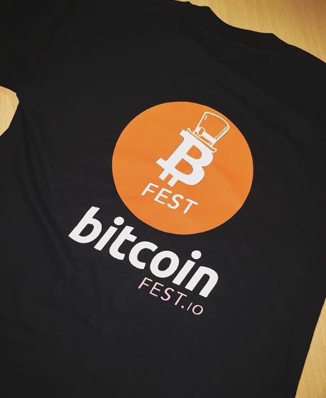 Soon, there will be a draw for our shirts! 😍🧥🎩📱