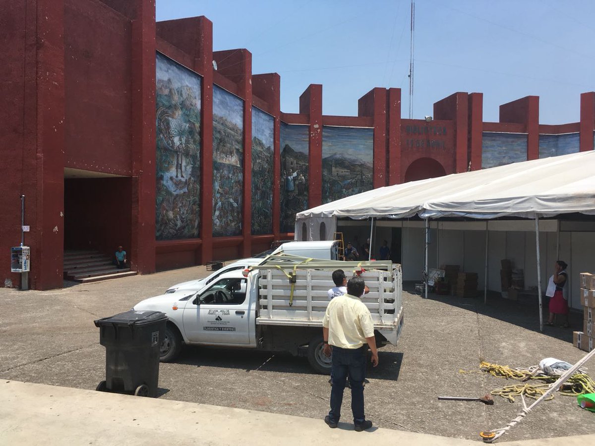 EdicionesUAEM's tweet photo. Ya estamos en la Alameda Solidaridad descargando libros y libreros en el estand de la @uaemorelos en la @FILCuernavaca
#UAEM #Morelos #Cuernavaca #EdicionesUAEM #PresenciaEditorial #Libros https://t.co/fiMr0LOlZL