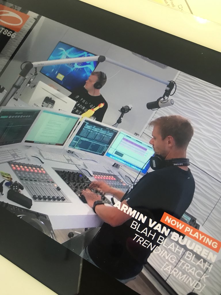 Nvgirlmm's tweet image. Heeeeeeey @asot tuuuuuuned in!!! Happy #ASOT866 🙌🏼🤩🕺❤️🙌🏼