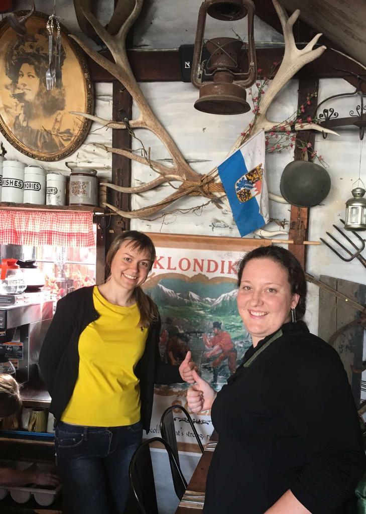docJReid's tweet photo. Delicious dinner and delightful decor at the Klondike restaurant, tasty local nourishment at #capmr2018 https://t.co/vHIaIw4rK4