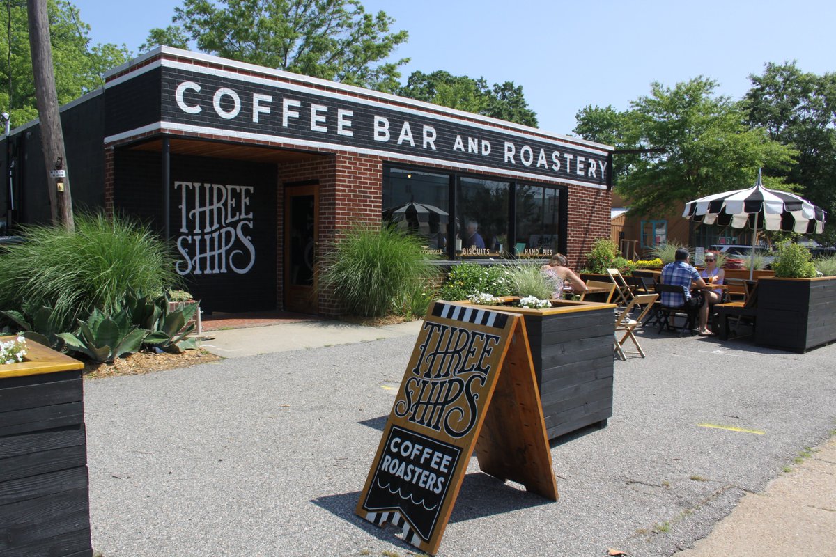 MSA_PC's tweet photo. @ThreeShipsCo got a landscape face-lift courtesy of MSA's @natelahy ...we love it and so does @coastalliving ...check out these pics & their article! https://t.co/ktVJo6FNcD #VBlocal #lovewhereyoulive #coffee #supportlocal https://t.co/NpBostgGWf
