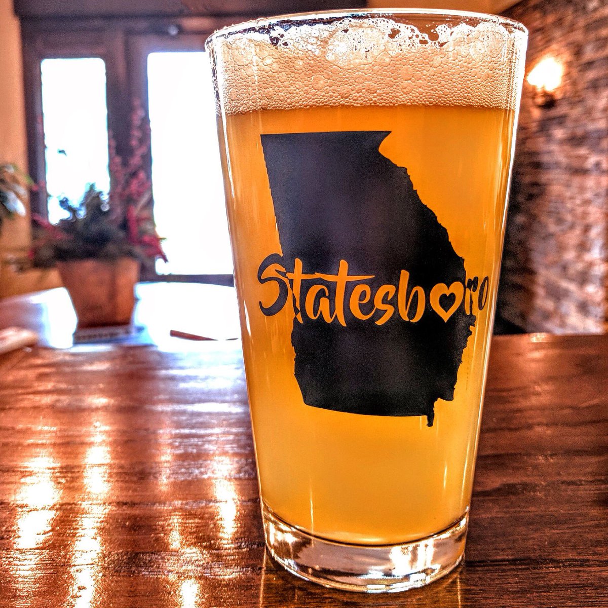 VisitStatesboro's tweet image. Our sold out #Statesboro pint glasses are back &amp;amp; to celebrate we’re giving one away to a lucky follower! Retweet for your chance to win! *@EagleCreekBrew not provided but we highly suggest you try it! #georgiasouthern #craftbeer