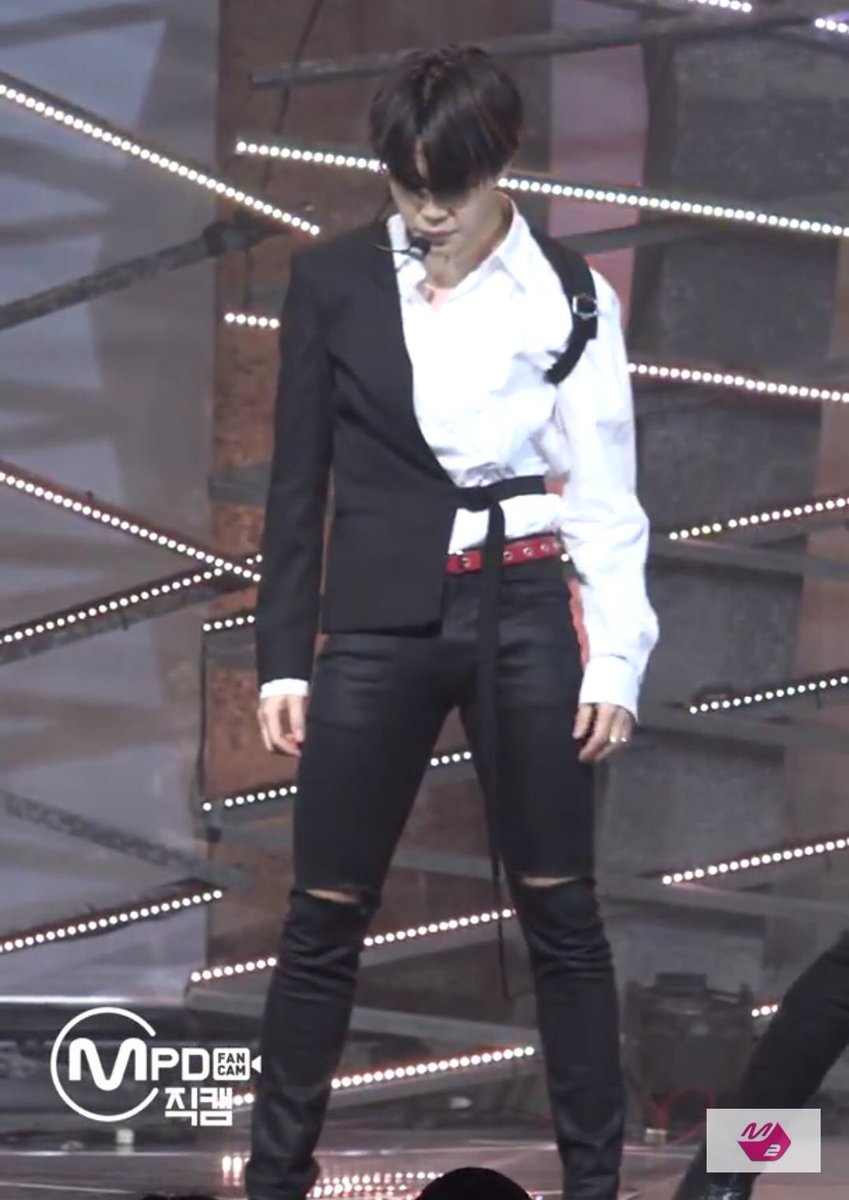 agustdfms's tweet image. I forgot how to breathe LOOK AT THIS MAN