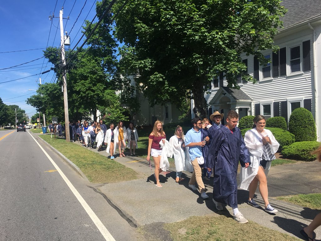 ADack_AP's tweet image. Class of 2018 marching to the Mitchell School
