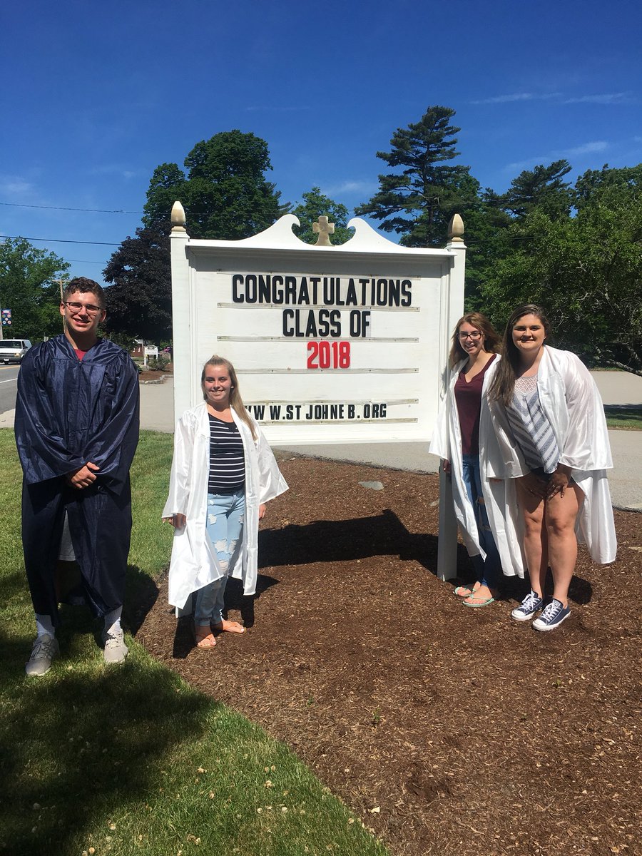 ADack_AP's tweet image. Thank you EB! #classof2018