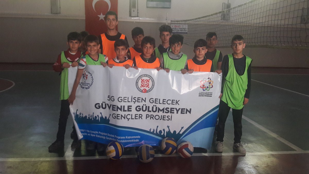 5Merkezi's tweet photo. Gençlik Projeleri Destek Programı 2016\1 Kapsamında Gençlik Ve Spor Bakanlığı Tarafından Desteklenen  Projemiz Kapsaminda genclerimizle voleybol egitimleri.
@ysmnkrblt06
#gencliksporbak
#GSBgenclikproje
#MUHAMMETCARTI
#VANÇATAK https://t.co/yJIUySiKjc https://t.co/9HNPhxZzKz