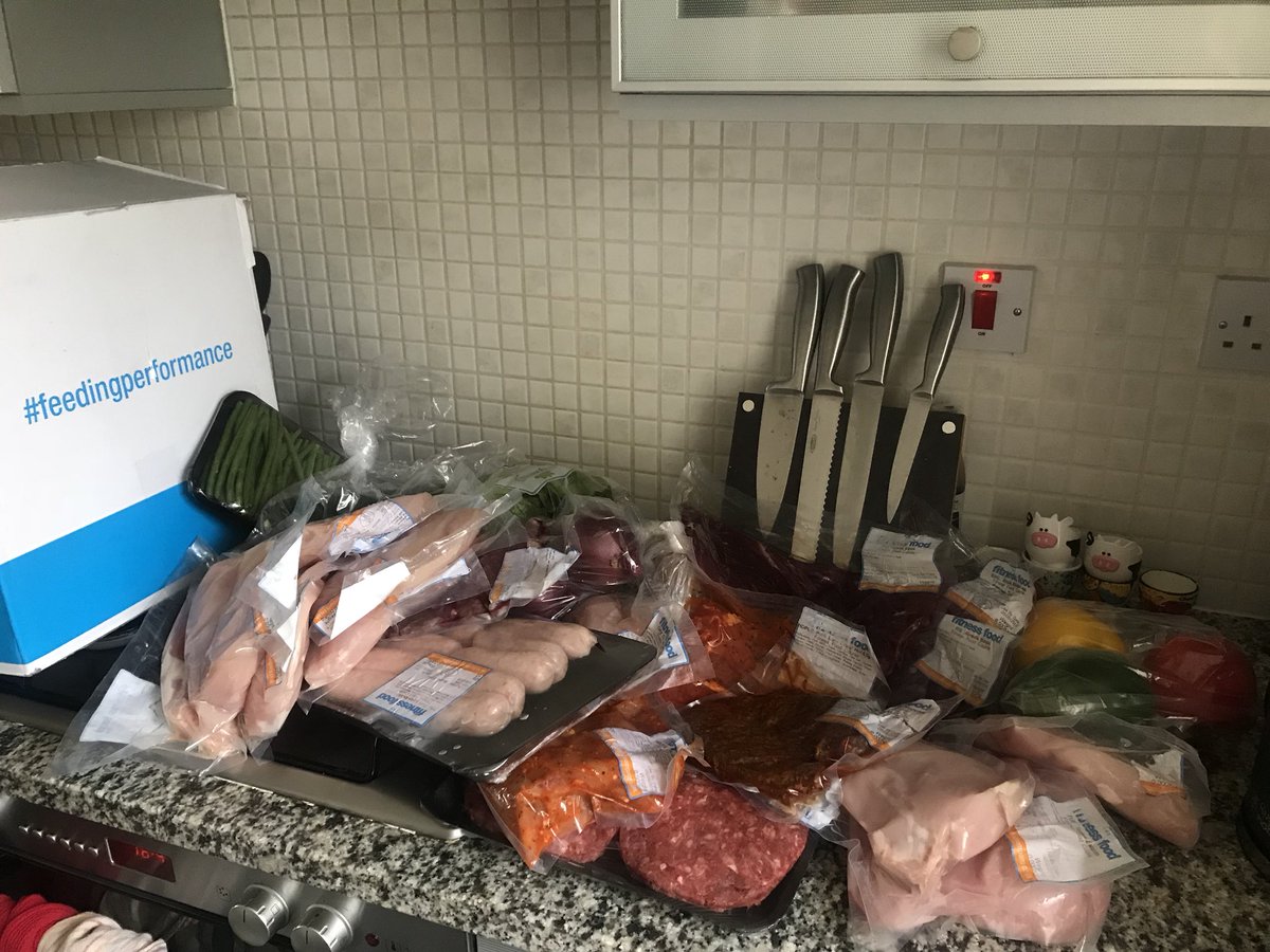 santababy100's tweet photo. Thanks @FitnessFoodComp for my prize hamper - Iβve been busy today! #prepqueen #dayoff #lotsoffood #allhealthy https://t.co/1ibROdCkwV