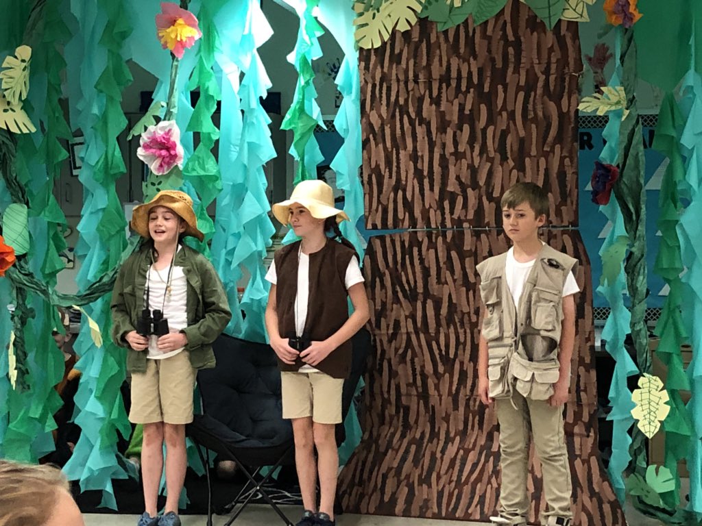CBmwestART's tweet photo. @CB_Buckingham 4th graders and @CB_LMalakoff did such an amazing job with their class play today. The high quality and amazing set details made the show amazing!! #creativity #artistry https://t.co/GzslGCJfmG