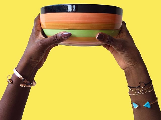 myodara's tweet image. ZOOM into the battle of the bracelets 💫 Are you #TeamLeftHand or #TeamRightHand?🤔#MyOdara ift.tt/2skLDLK