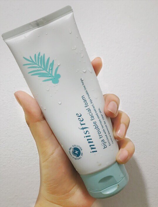 Littlebearshop_'s tweet photo. โฟมล้างหน้าตัวดังของอินนิสฟรี ไลน์บิจา ตัวนี้ดีมากเป็นลูกรักเลย เวลาใช้แล้วสิวปจด. ยุบลง แห้งเร็ว สิวอุดตันมันขึ้นมาให้บีบออกได้เลยยย พิกัด: อินนิสฟรีทุกสาขา ราคา: 360฿ #ไว้รีวิวห้ามขายของโว้ยย #HowtoPerfect #howtobeauty #fxmreview https://t.co/QHV8dLhGCI