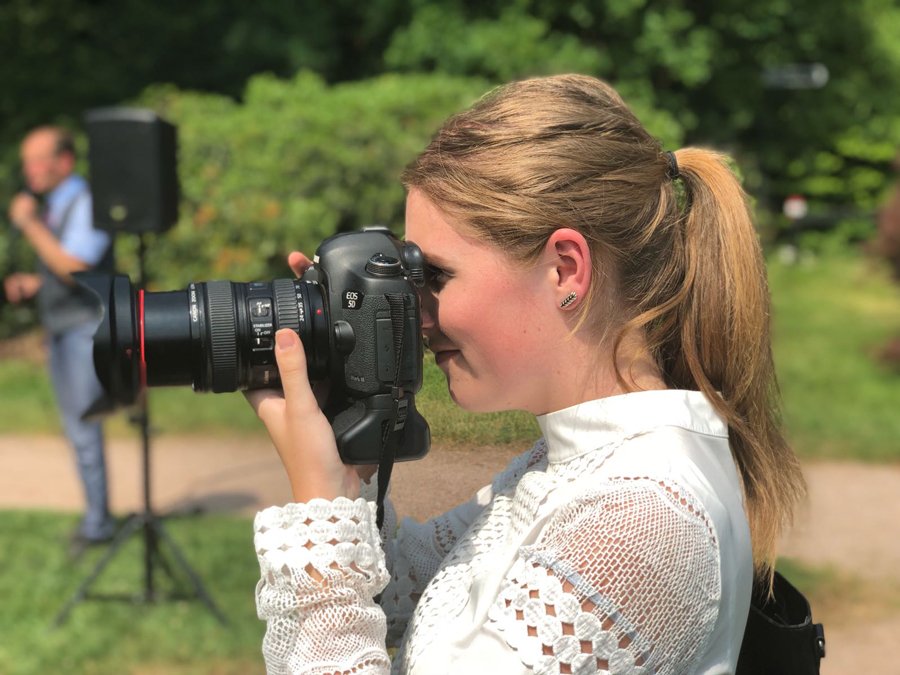 CreaUnit's tweet image. Noabers van verenigingen zetten zich samen met mantelzorgers in voor zorgbehoevenden via IkkanWelzijn. @rocvantwente en @Saxion Enschede tekenden vandaag de samenwerkingsovereenkomst. Wij waren erbij om alles vast te leggen tijdens de officiële start van IKWZ bij @PoortBulten.