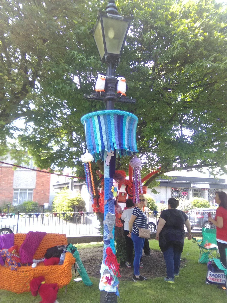 LouiseMorbin's tweet photo. #yarnbomb https://t.co/a10HqJHVXF